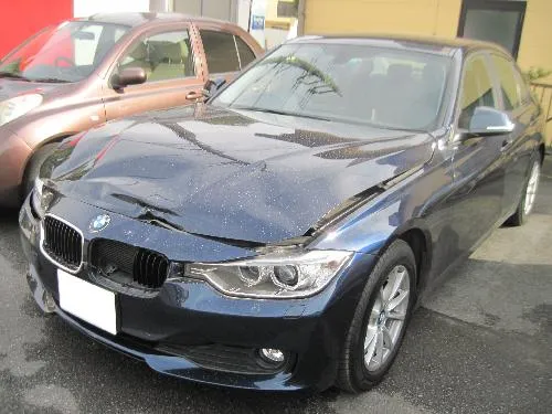 BMW 320d 追突事故修理　鈑金塗装修理