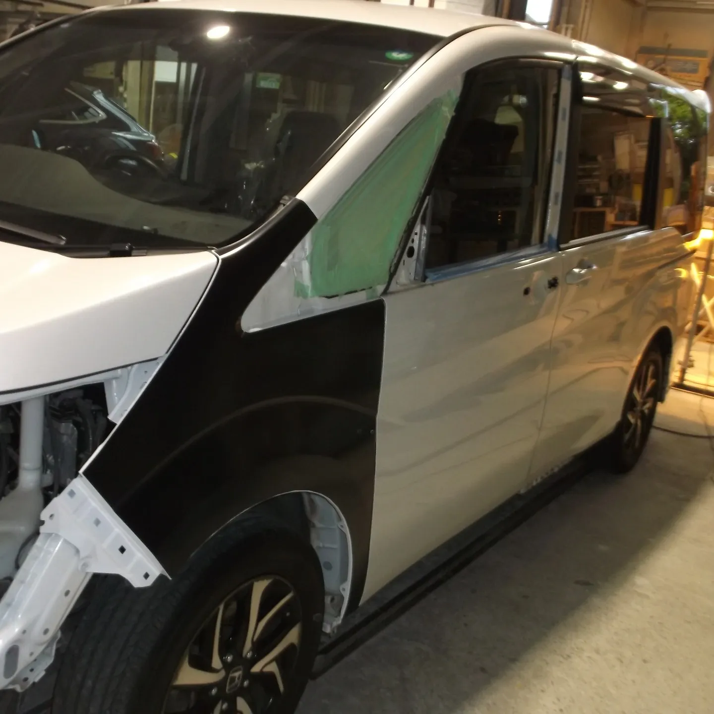 ホンダRPステップワゴン後期事故修理