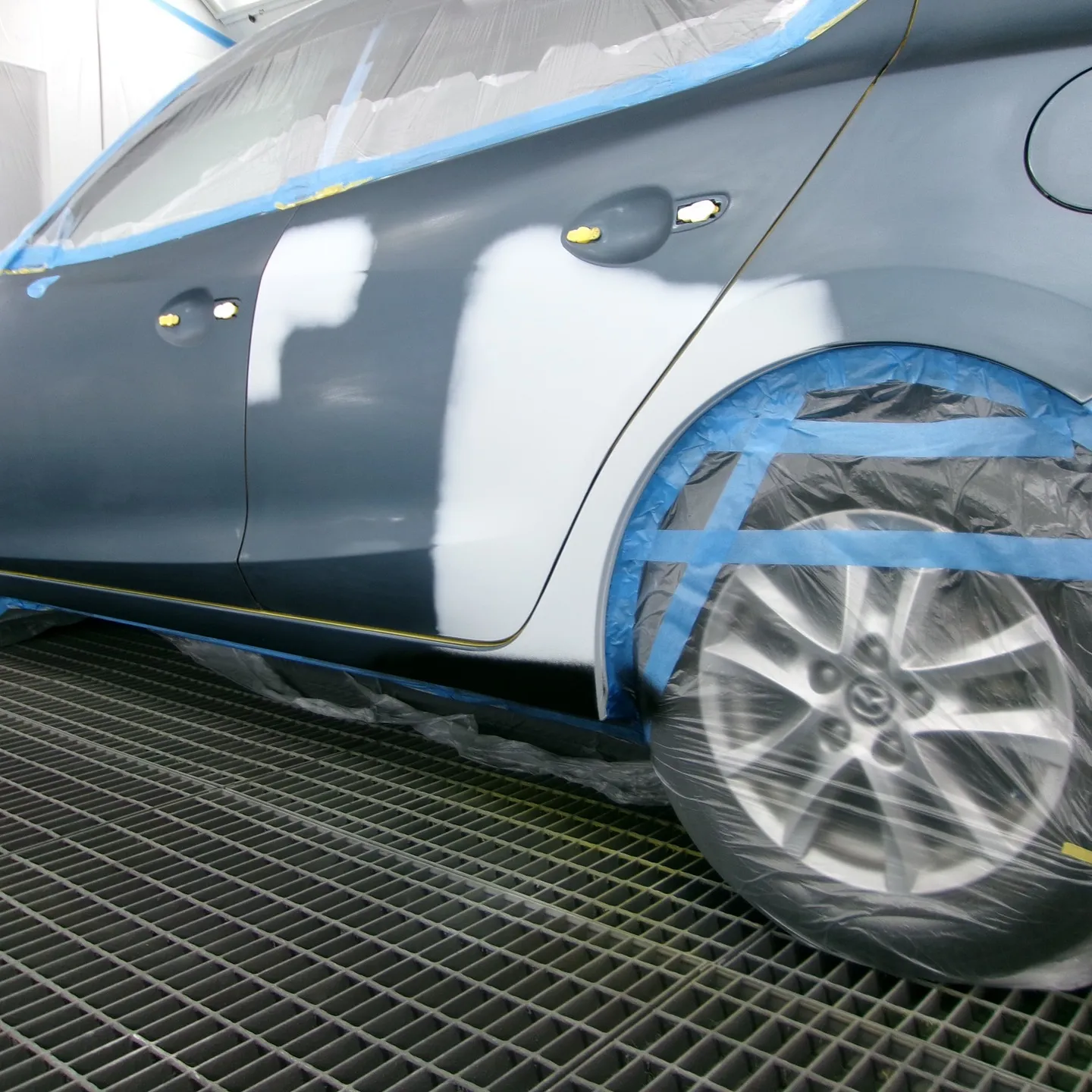 愛車の傷や凹みでお悩みの皆さまへ!✨当店では、あなたの愛車を...