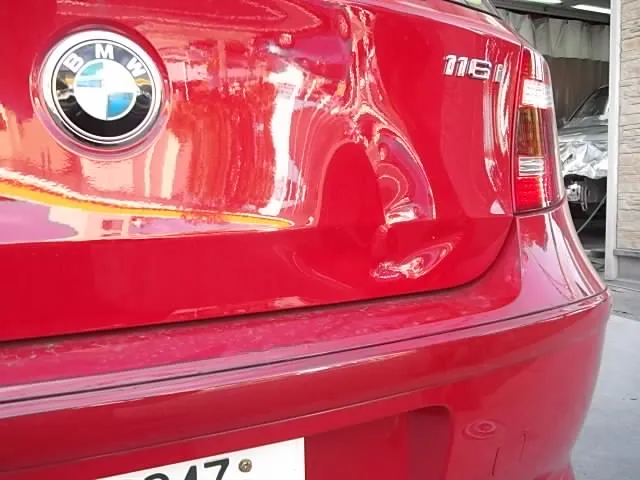 BMW 116i　リヤバンパー修理バックドア修理